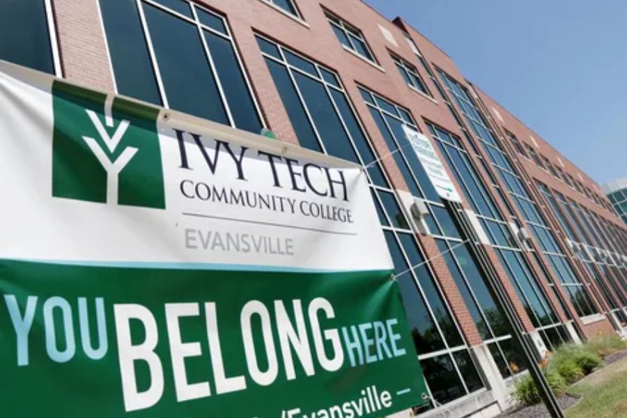 Who Is Eligible for Ivy Tech Dual Enroll?
